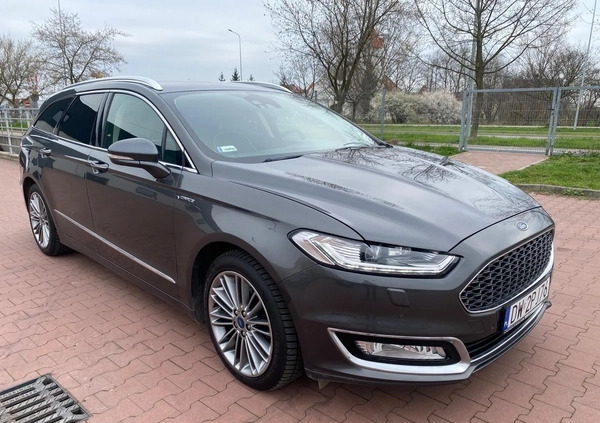 Ford Mondeo cena 77490 przebieg: 141800, rok produkcji 2017 z Legnica małe 232